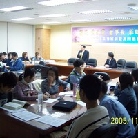 本系於十一月十八日(週五)上午十時二十分,假農業綜合館一樓農經研討室,邀請財團法人中央畜產會董事長黃欽榮先生,就「我國養豬產業發展前景及因應對策」做專題演講