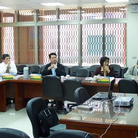 95年1月17-19日,本系透過 林國慶教授(前生農學院副院長)的邀請與協調聯繫,協助辦理「農業直接給付議題:日韓、台灣及瑞士之比較分析」國際學術研討會,會中共有日本Kochi大學的 Y. Iiguni教授、瑞士負責農業直接給付與結構調整的資深官員Robert Jorin博士、Thomas Maire博士與本系徐世勳教授、林國慶教授、吳珮瑛教授、張靜貞教授、傅祖壇教授、陳郁蕙教授、逢甲大學楊明憲教授、嘉義大學林幸君助理教授以及農委會相關負責單位的長官與會報告並參與討論