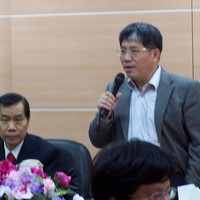 本系於十 二月十九日(週五)上午十時二十分,假農業綜合館一樓農經研討室,邀請前經濟部貿易調查委員會執行秘書,現任臺大農經系兼任副教授 黃智輝博士,就「 WTO架構下貿易救濟新思維」做專題演講。