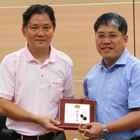 本系于十月十五日(周五)上午十时二十分,假农业综合馆一楼农经研讨室,邀请中华民国酪农协会理事长暨台南绿盈牧场场长 颜志辉先生,就「台湾的酪农业」及「绿盈牧场转型经验分享」做专题演讲。