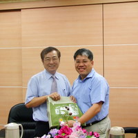 本系于十月十五日(周五)下午二时二十分,假农业综合馆一楼农经研讨室,邀请中央研究院经济研究所研究员 周雨田博士,就「The Economic Value of Volatility Timing Using a Range-Based Volatility Model」做专题演讲。
